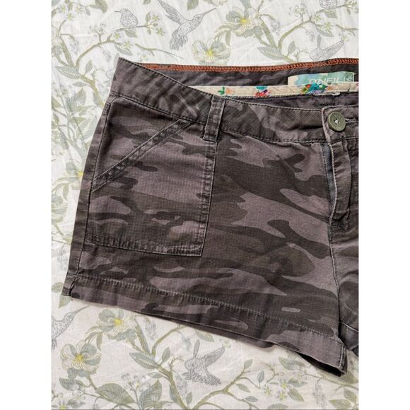 O’Neill Y2K Camo Floral Shorts XL - Picture 2 of 7